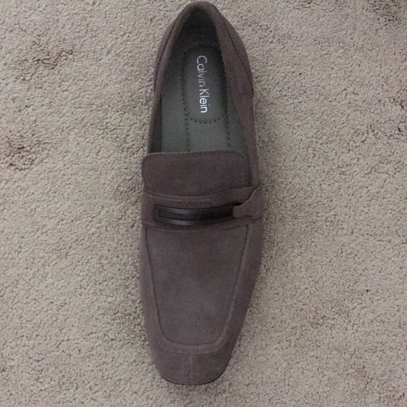 Calvin Klein - Suede, size 9, colour pewter, Slip on, brand new. - Picture 4 of 9
